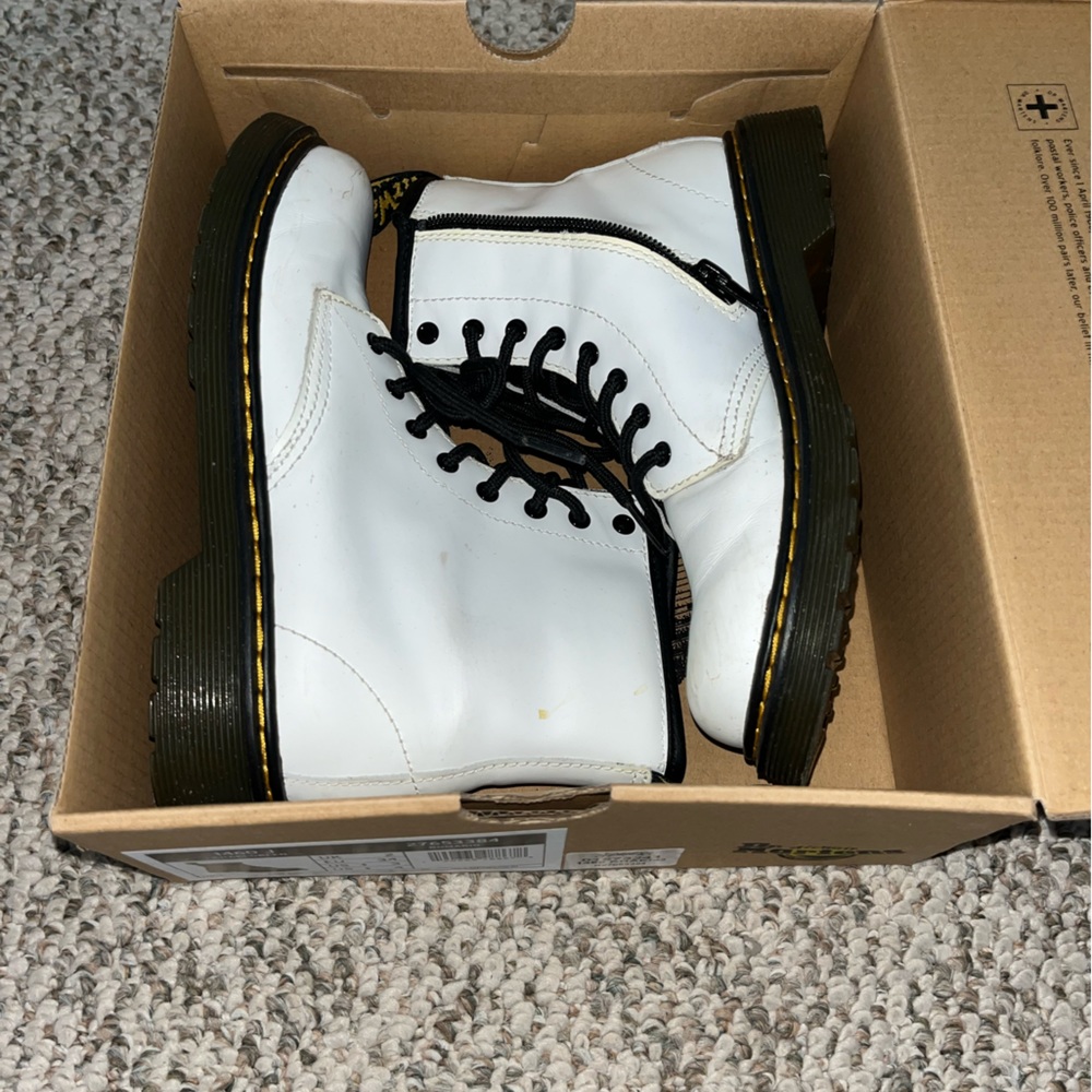 Kids doc Martens size 3 white used